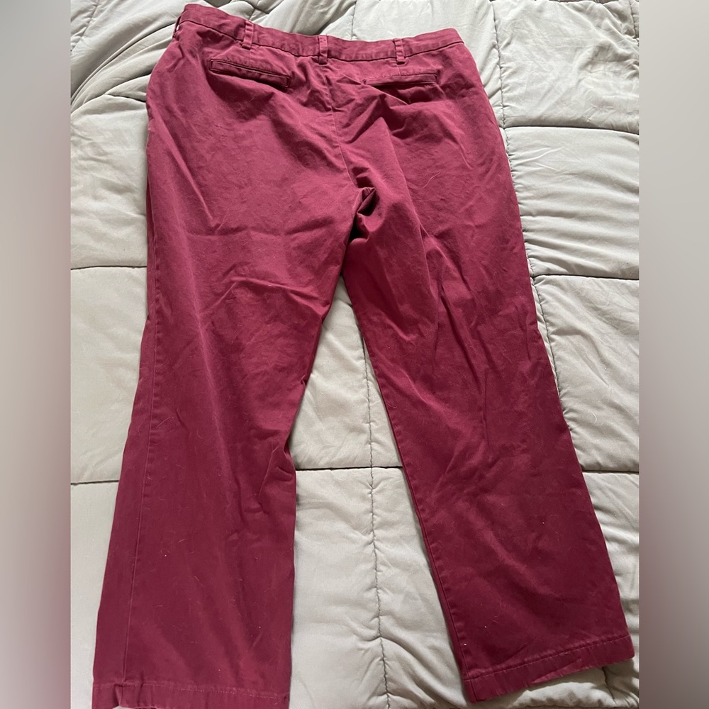 Lands’ End mid-rise straight leg chino in burgundy.  Size 20W.  EUC.
